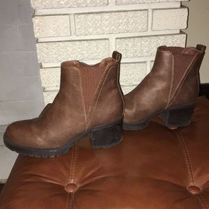 chunky chelsea boots